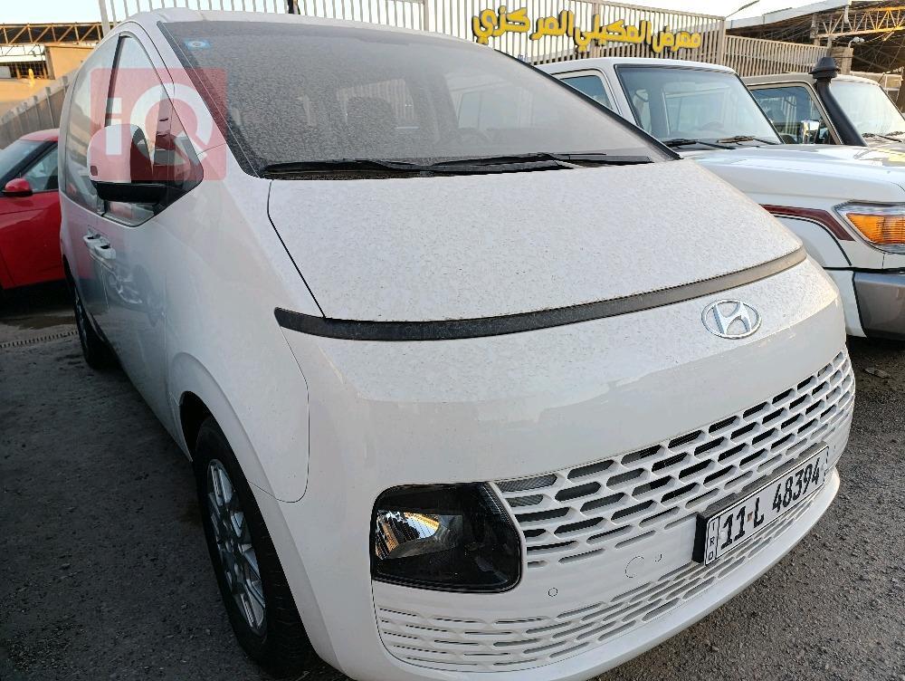 Hyundai Staria